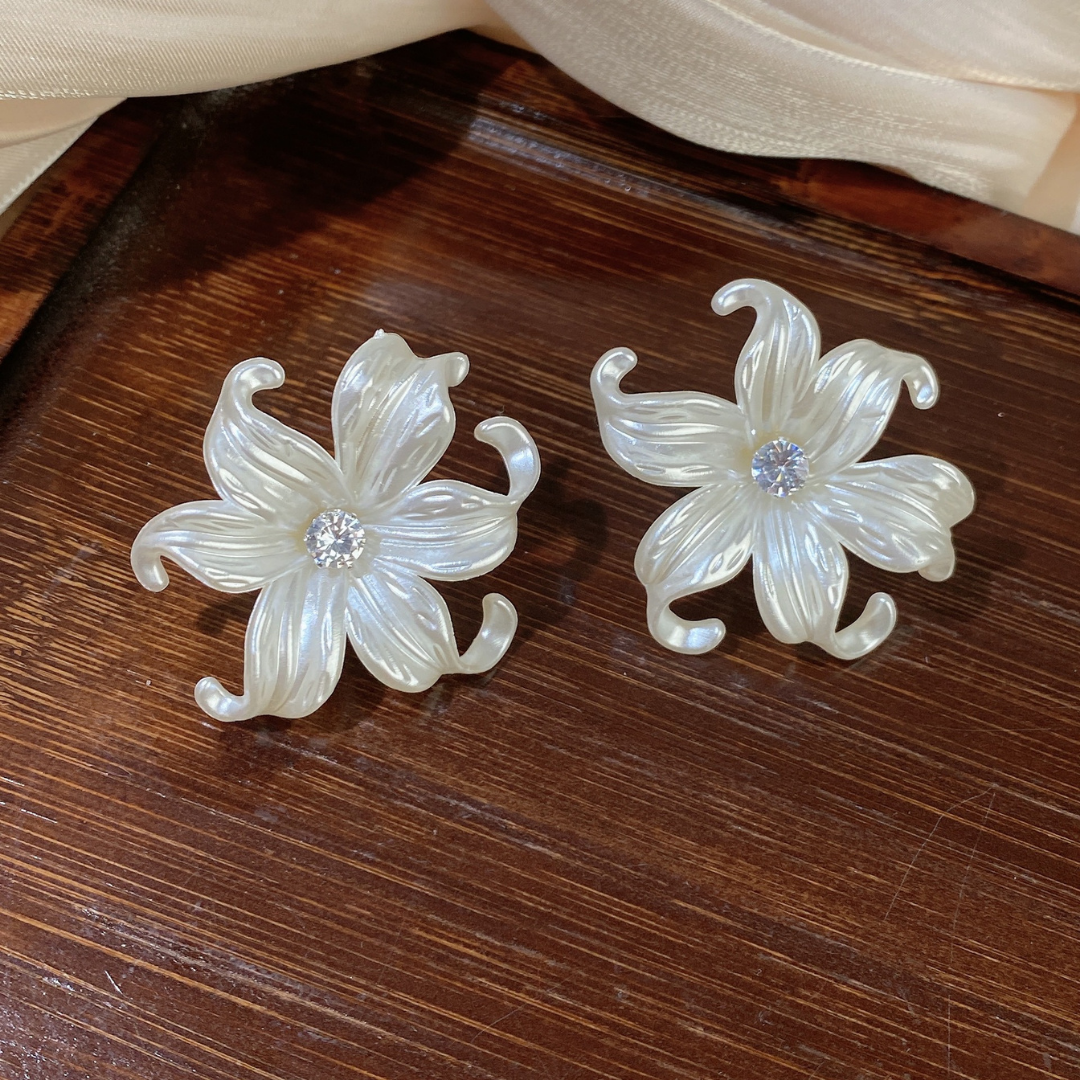 Zircon Bloom Studs Earring