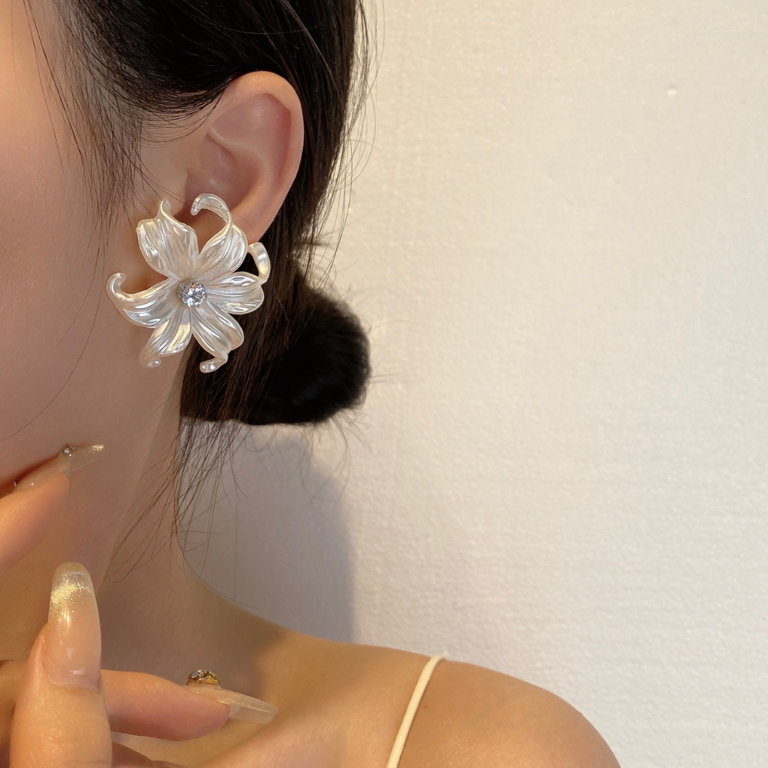 Zircon Bloom Studs Earring