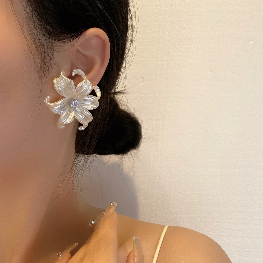 Zircon Bloom Studs Earring
