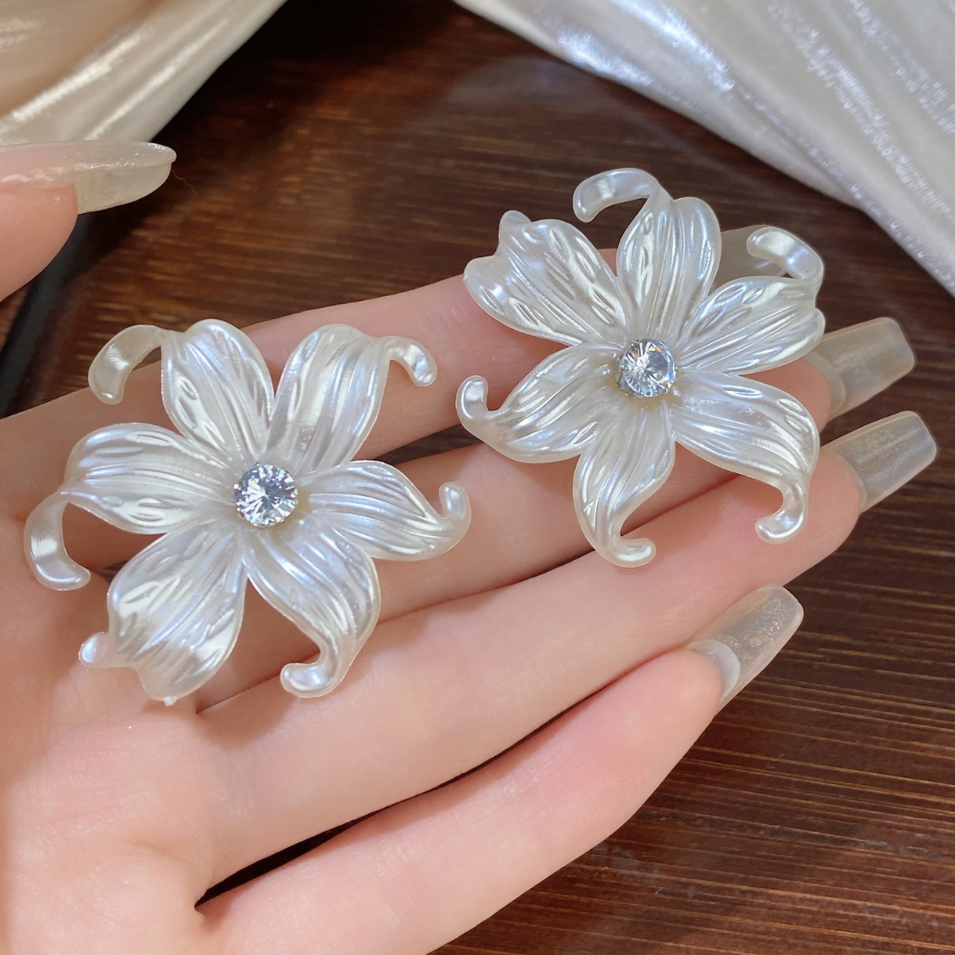 Zircon Bloom Studs Earring