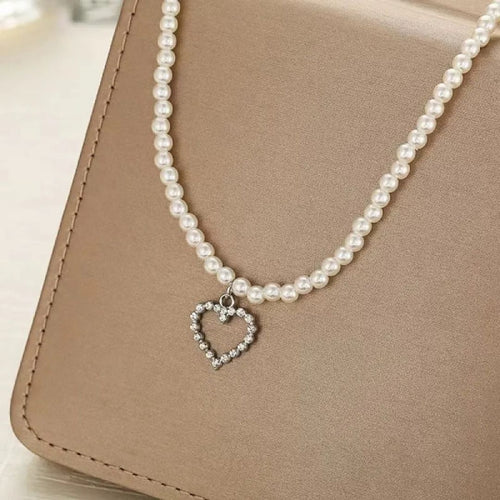 Minimal Pearl Heart Necklace