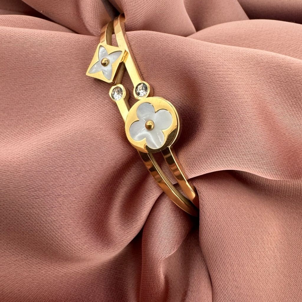 Charmette Clove Gold Bracelet