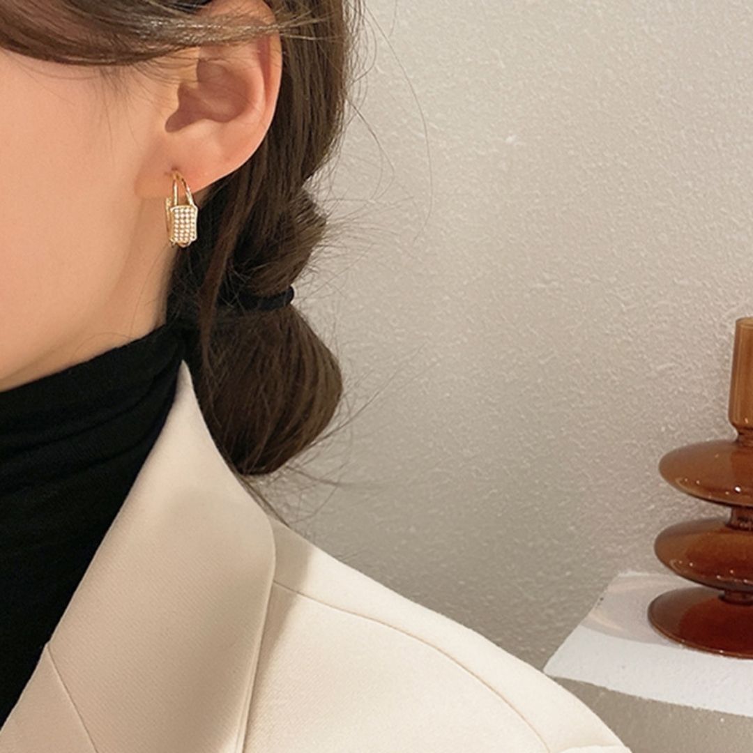 Dewdrop Golden Bands Earrings
