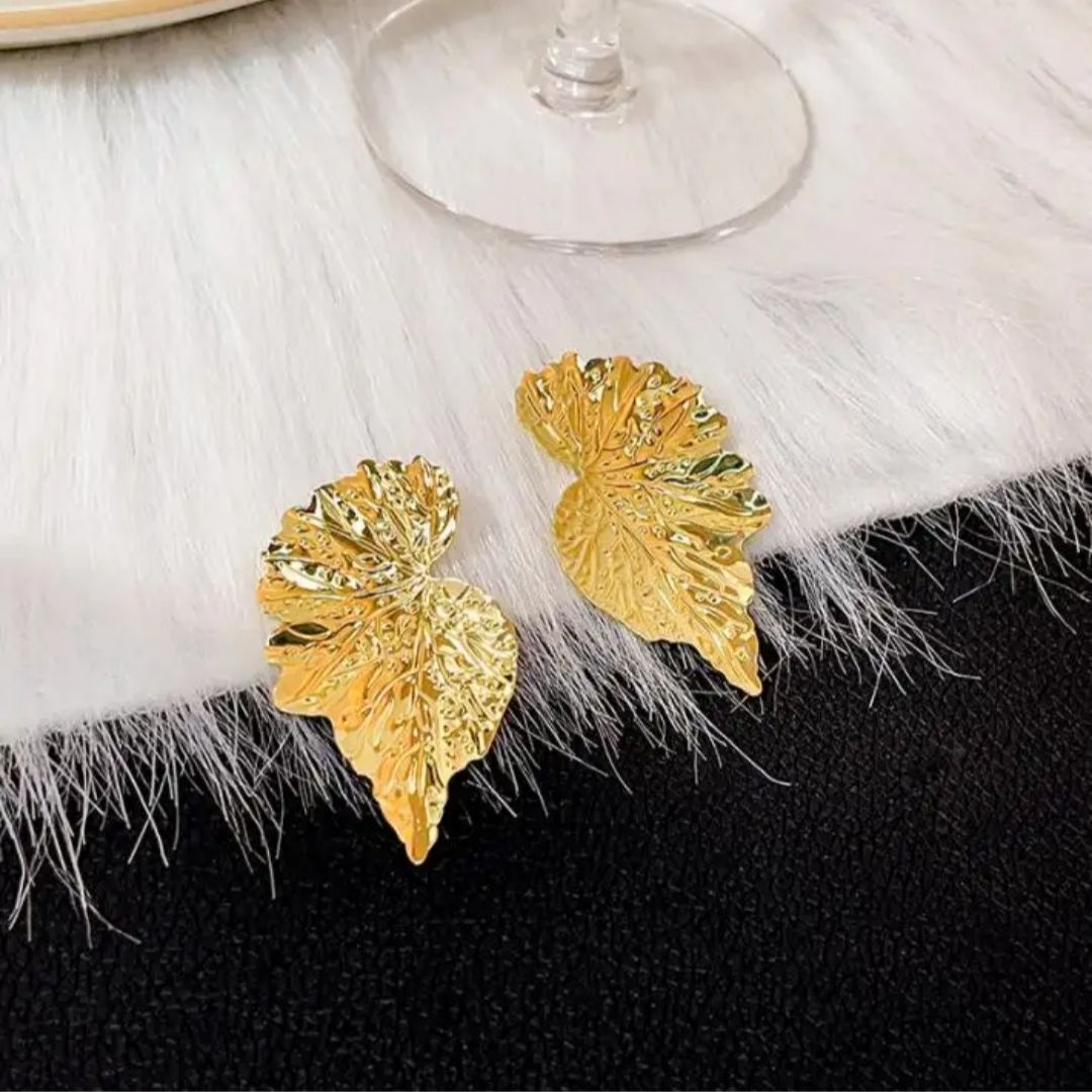 Palm Glint Studs Earring