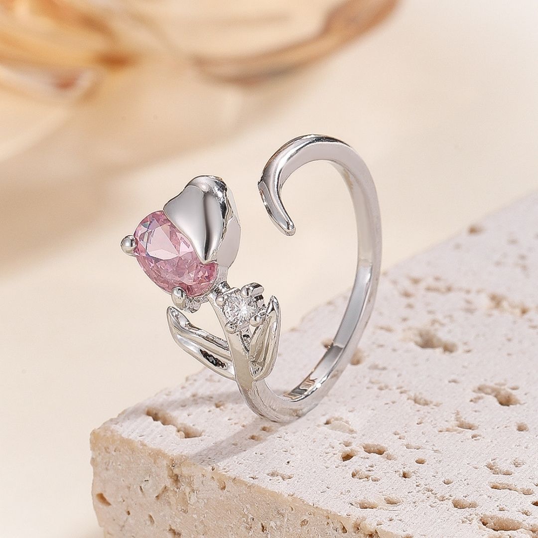 Cat Tail Tulip Ring