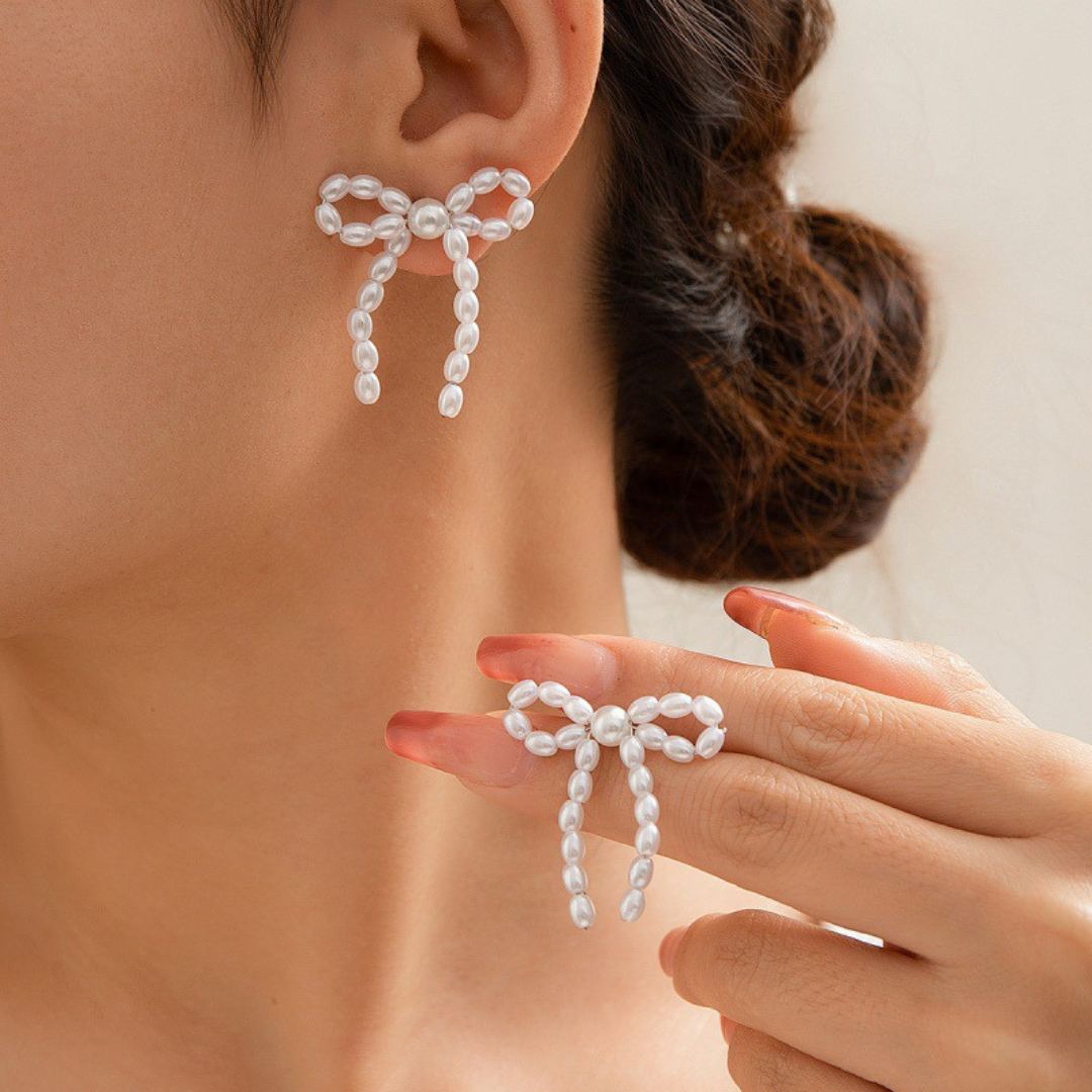 Bow Gleam Stud Earrings