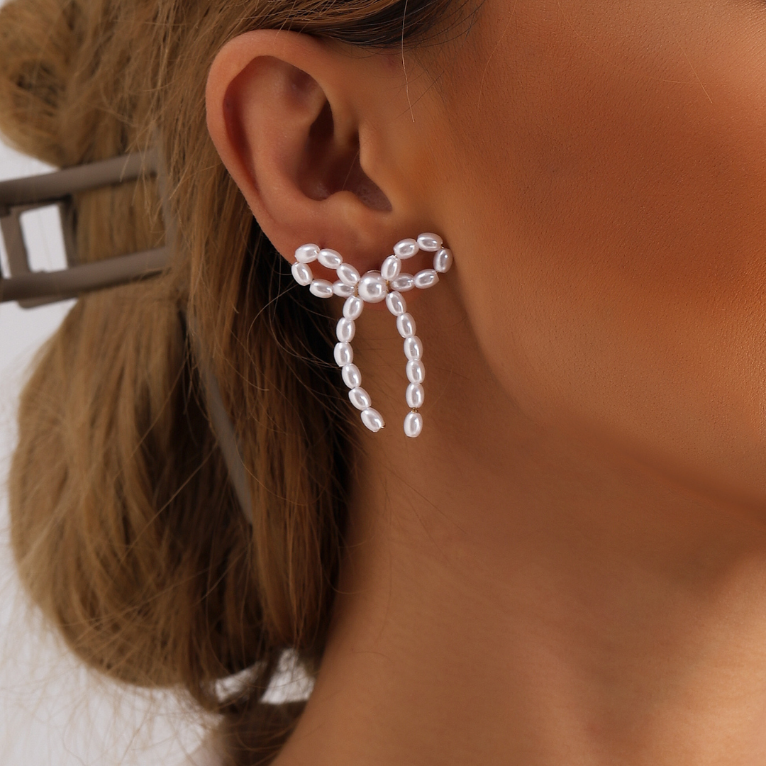 Bow Gleam Stud Earrings