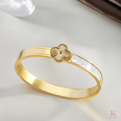 Elegant Clover Bracelet