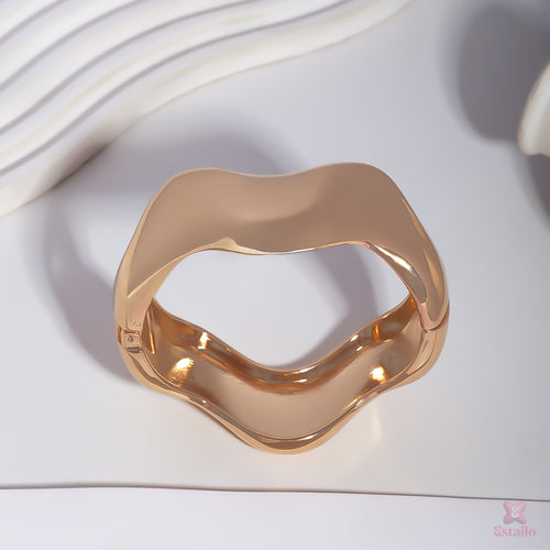 Bold Twirl & Twist Bracelet