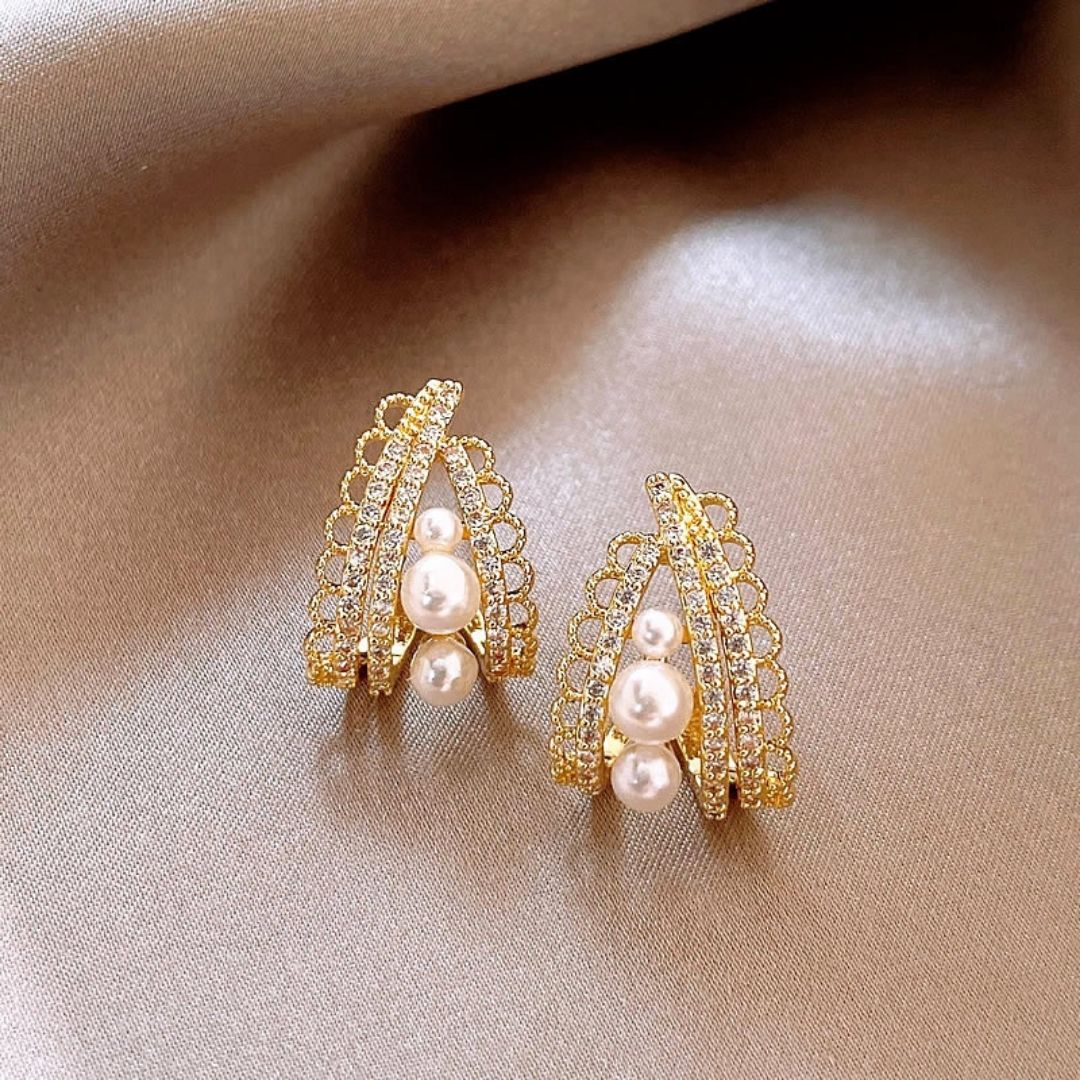 Golden Dewdrop Pearl Earrings