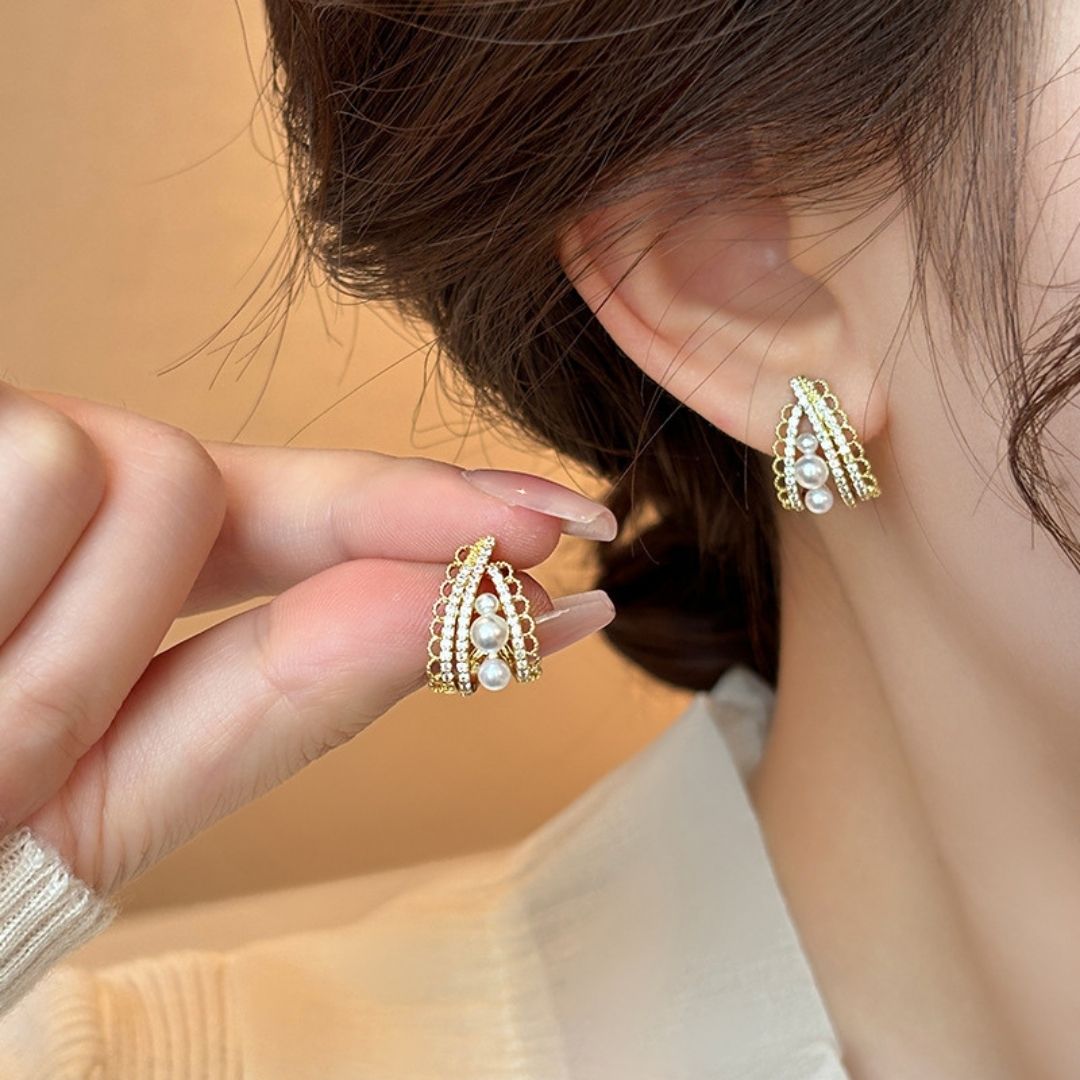 Golden Dewdrop Pearl Earrings