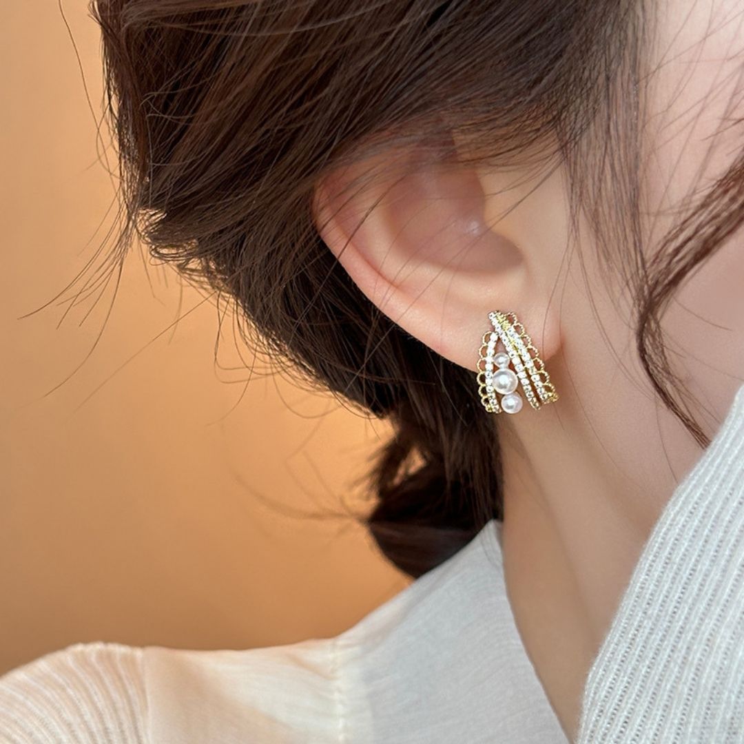 Golden Dewdrop Pearl Earrings