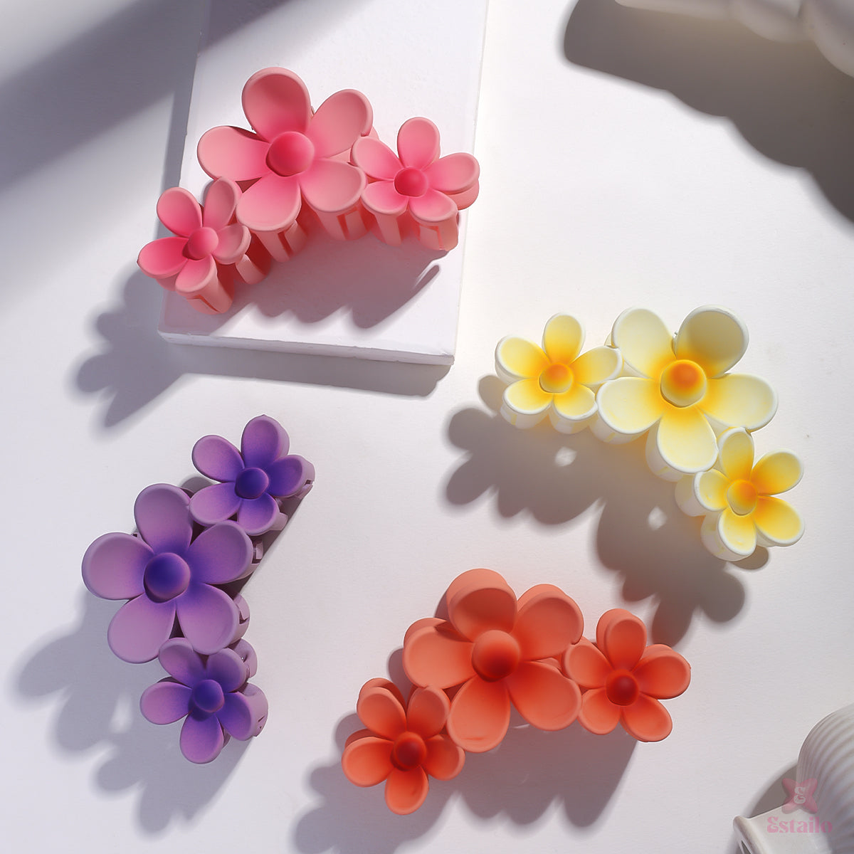 Floral Crescent Claw (pack of 1)