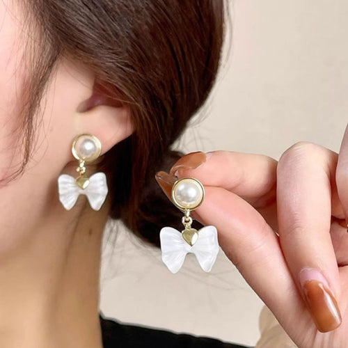 Mini Heart Bow Delight Earrings