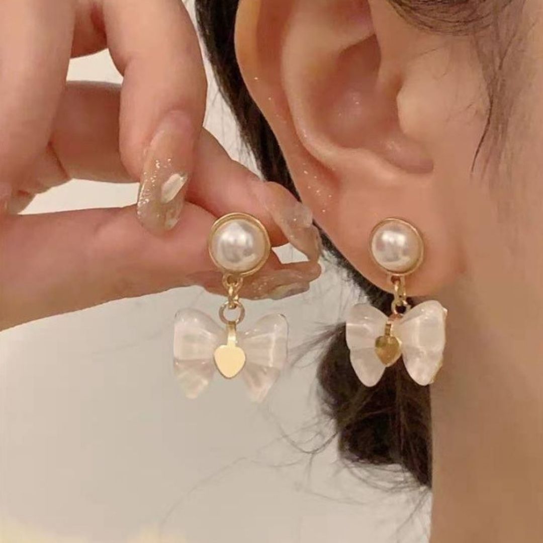 Mini Heart Bow Delight Earrings