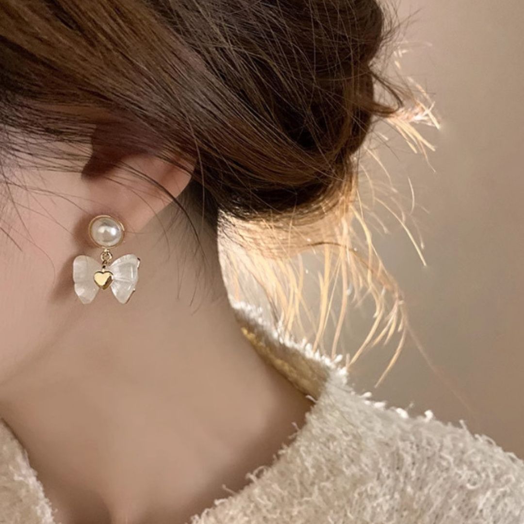 Mini Heart Bow Delight Earrings