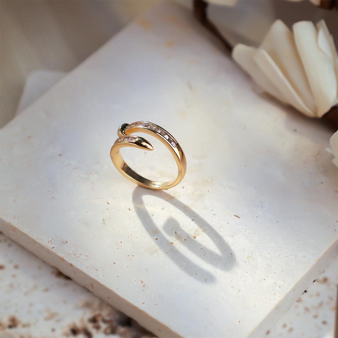 Dainty Chic Golden Ring