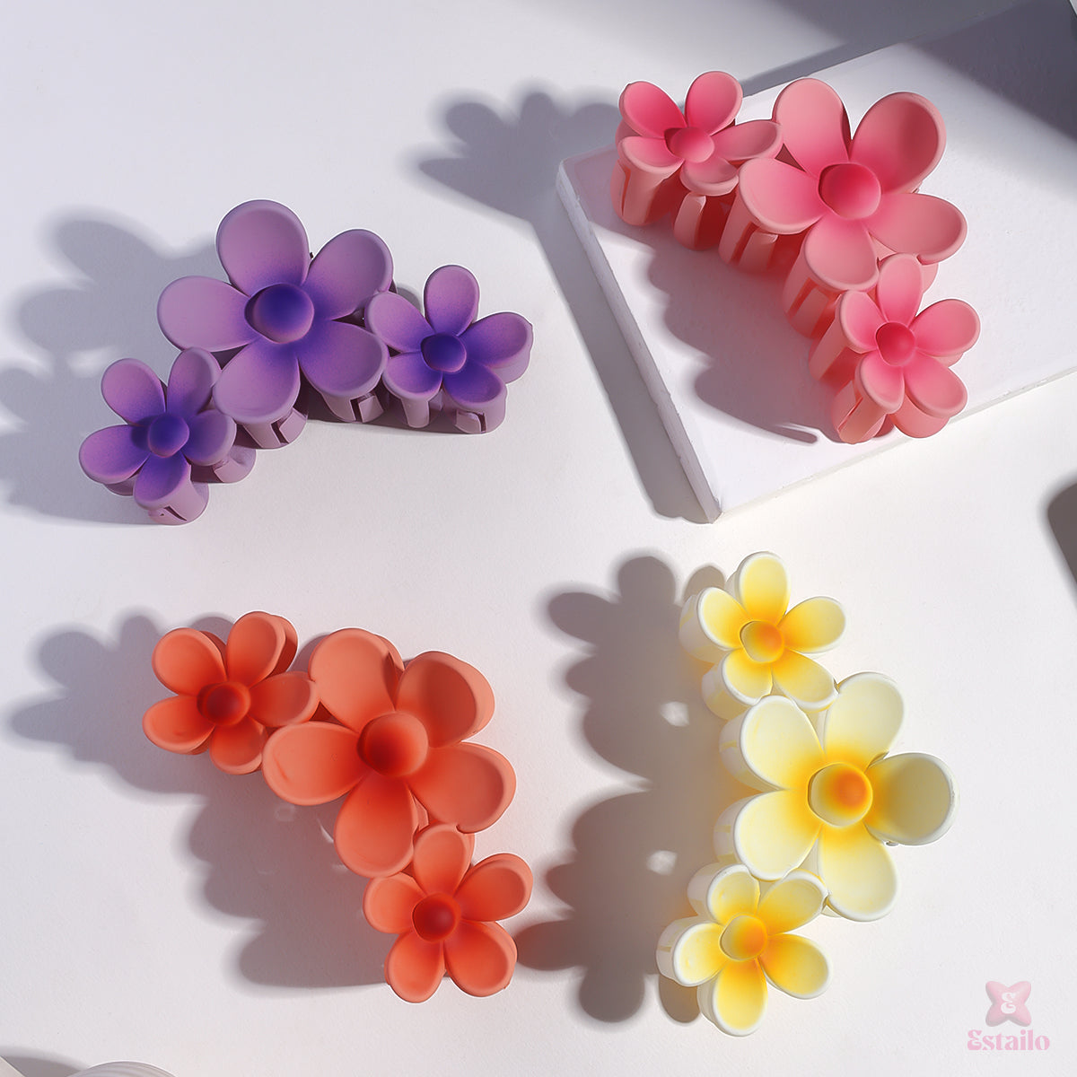 Floral Crescent Claw (pack of 1)