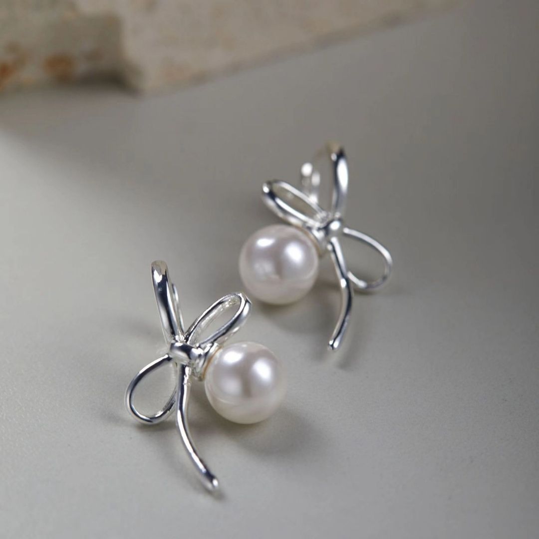 Sweetheart Tied Pearls Earrings