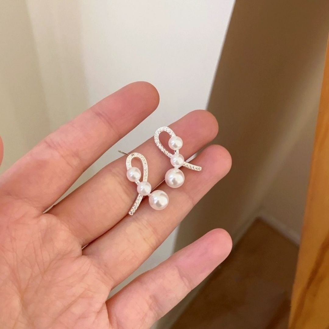 Graceful Pearl Bow Knot Earrings