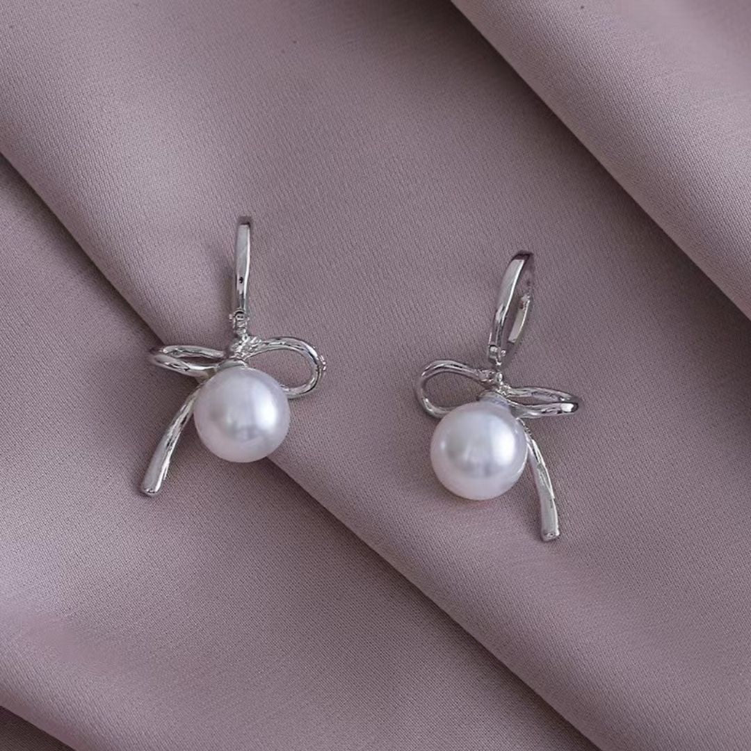 Sweetheart Tied Pearls Earrings