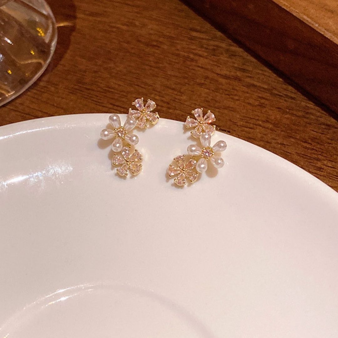 Floral Grace Pearl Earrings