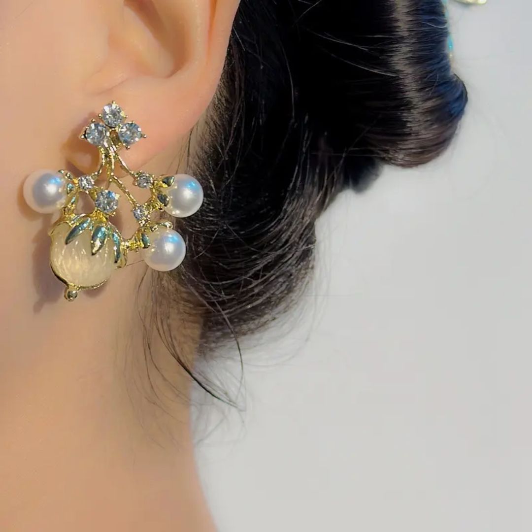 Bling Blogger pearl  Earring