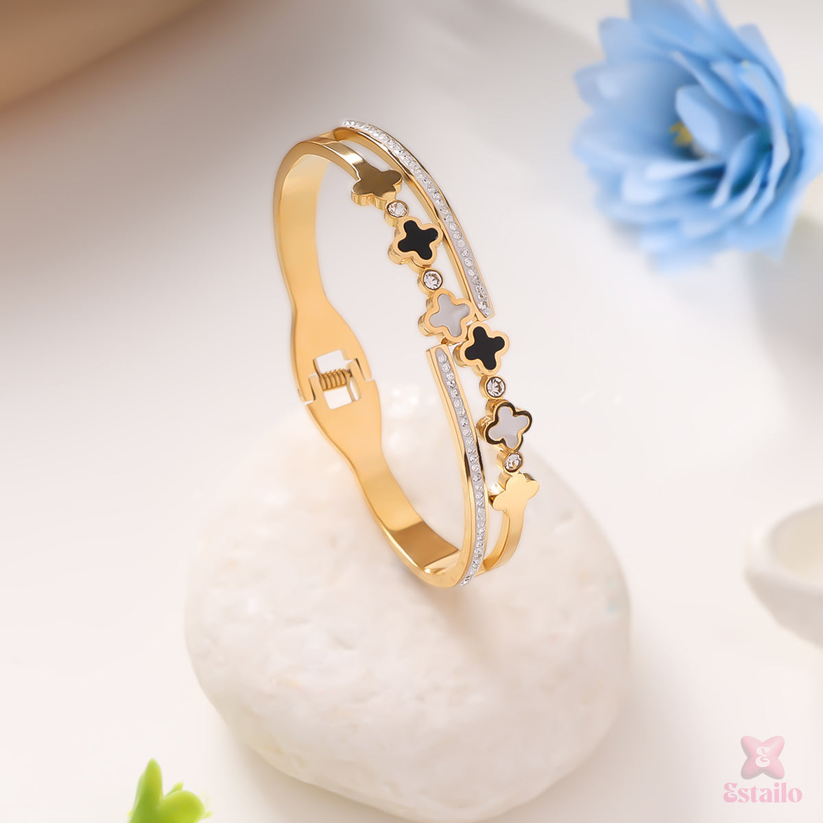 Golden Aura Clove Bracelet