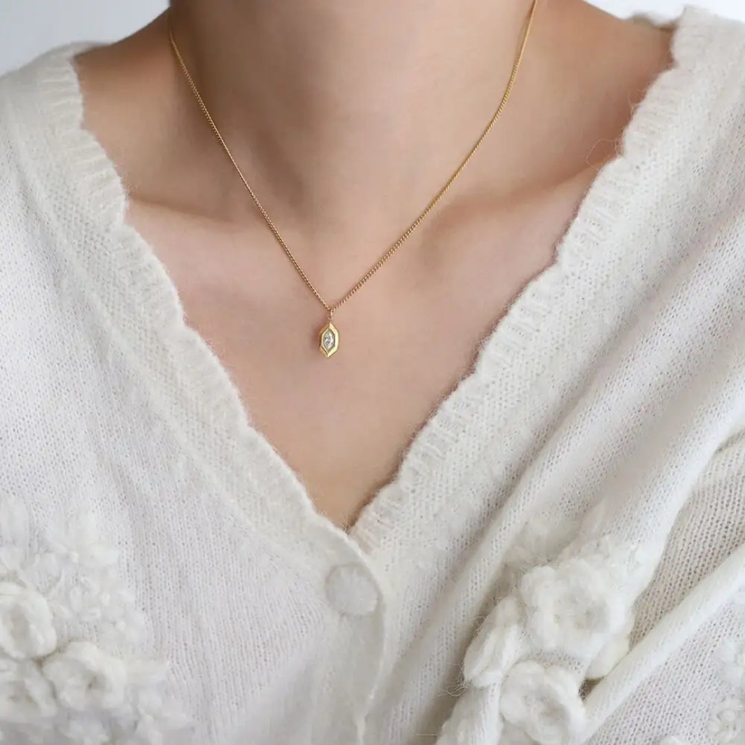 Crystal Gleam Necklace