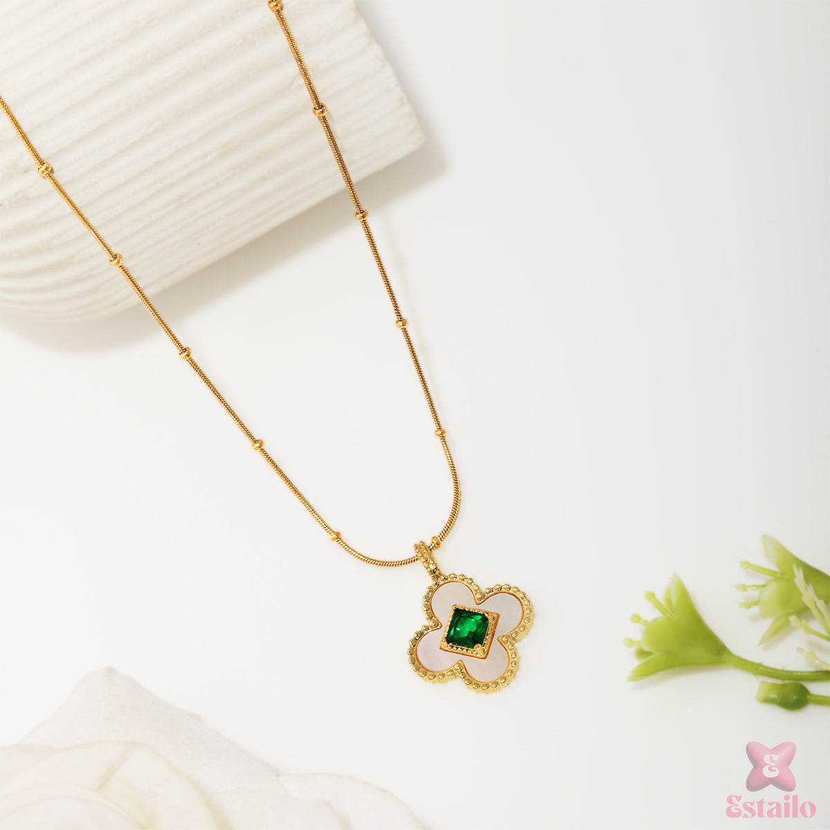 Emerald Clover Neckpiece