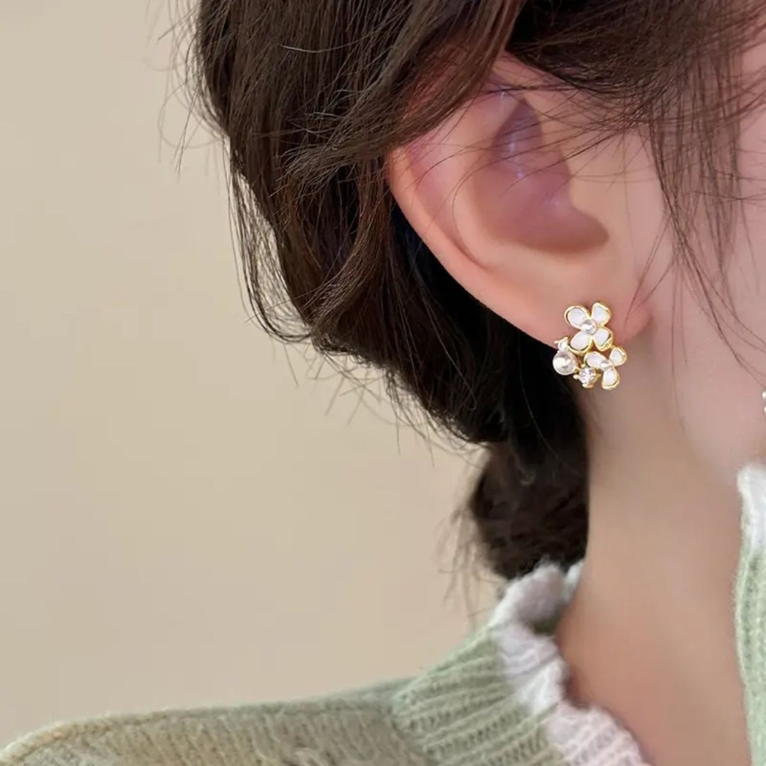 White Floral Pearl Studs Earring