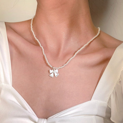 Coquette bow pearl Necklace