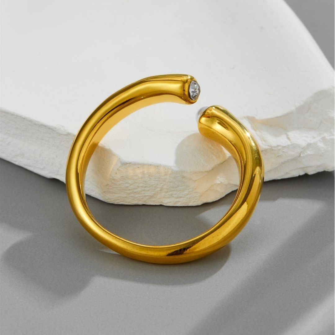 Sleek Orbit Pearl Ring