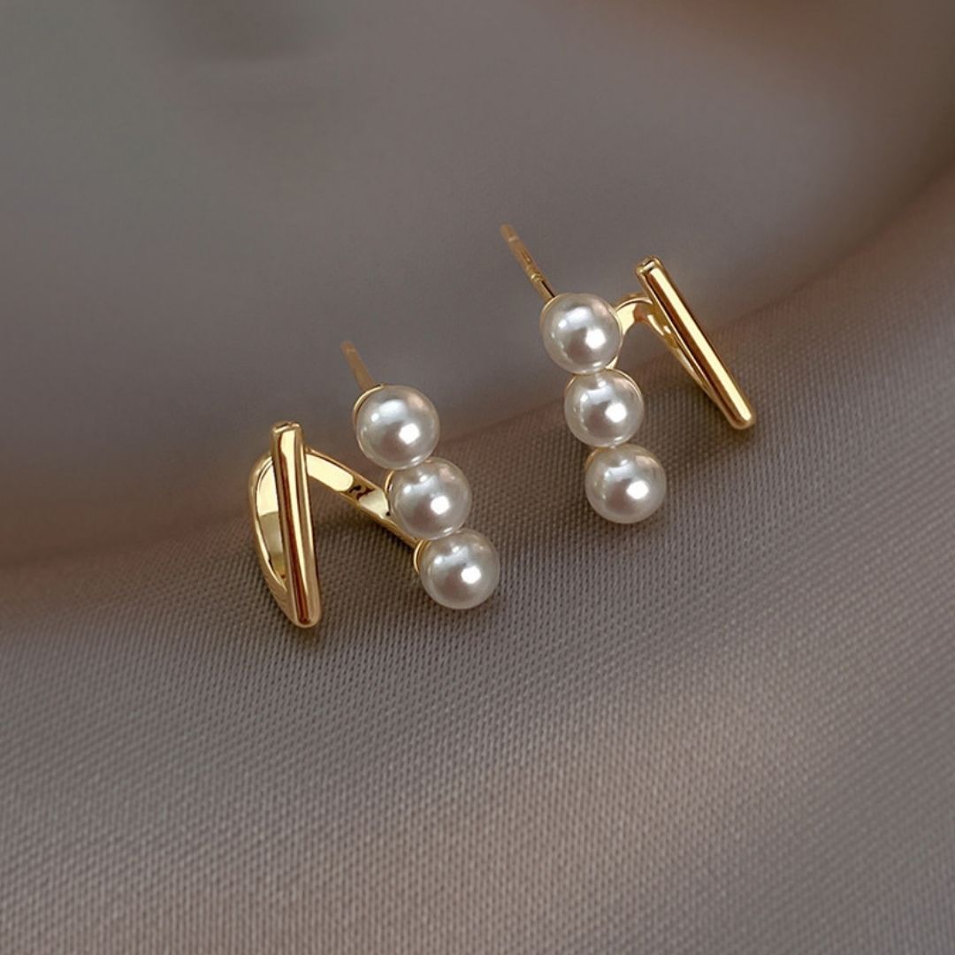 Linear Pearl Studs Earrings