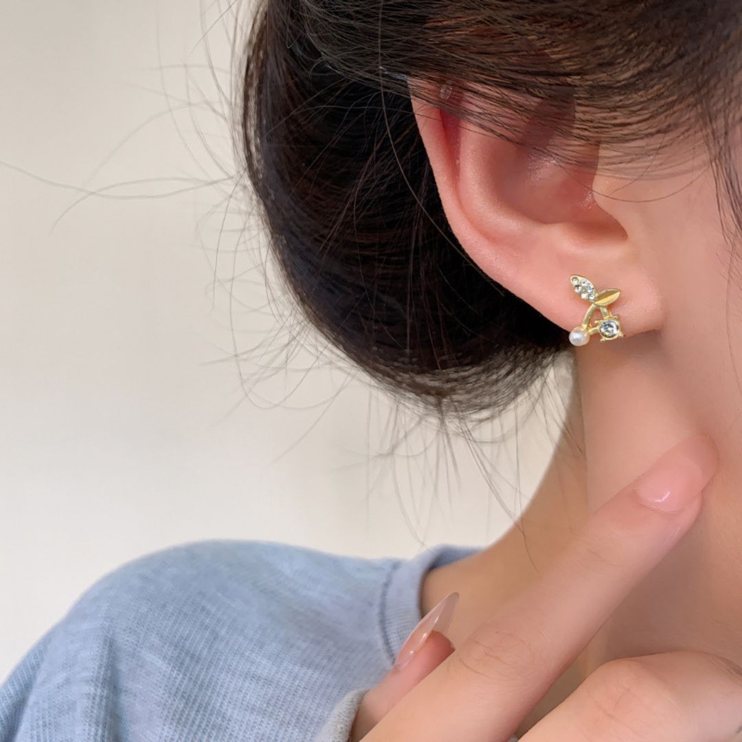 Elegant Twig Pearl Drops Earrings