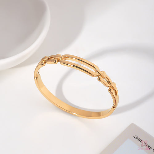 Linear Link Bracelet