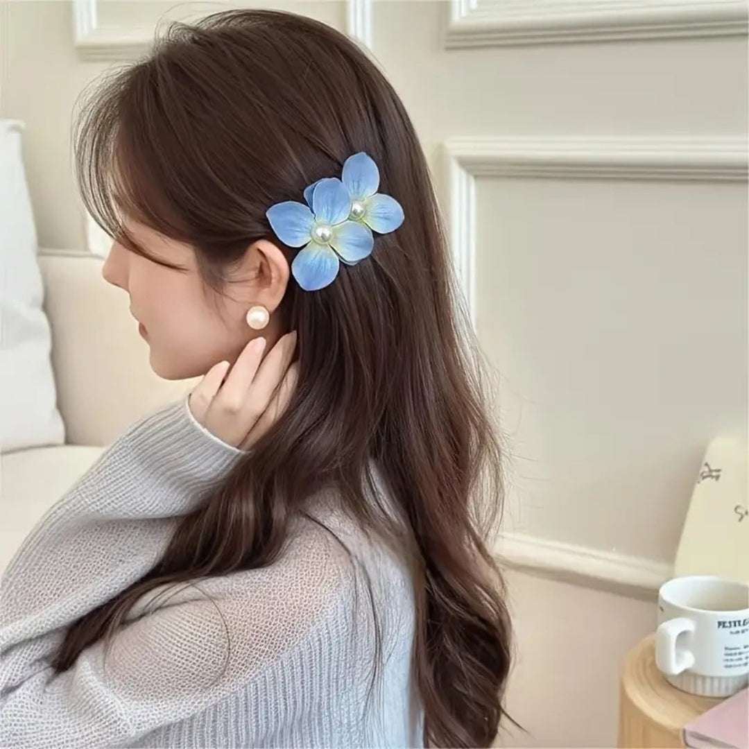 Sky Bloom Pearl Clip