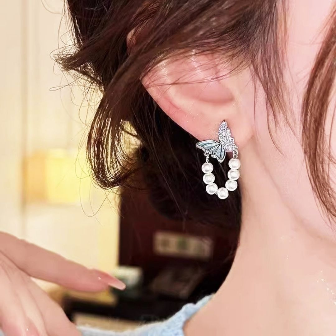 Ocean Breeze Pearl Huggies Earrings