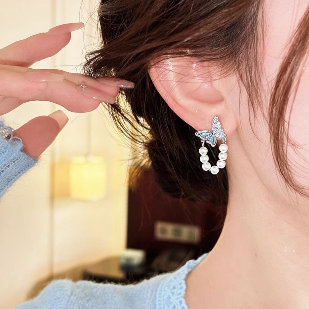 Ocean Breeze Pearl Huggies Earrings