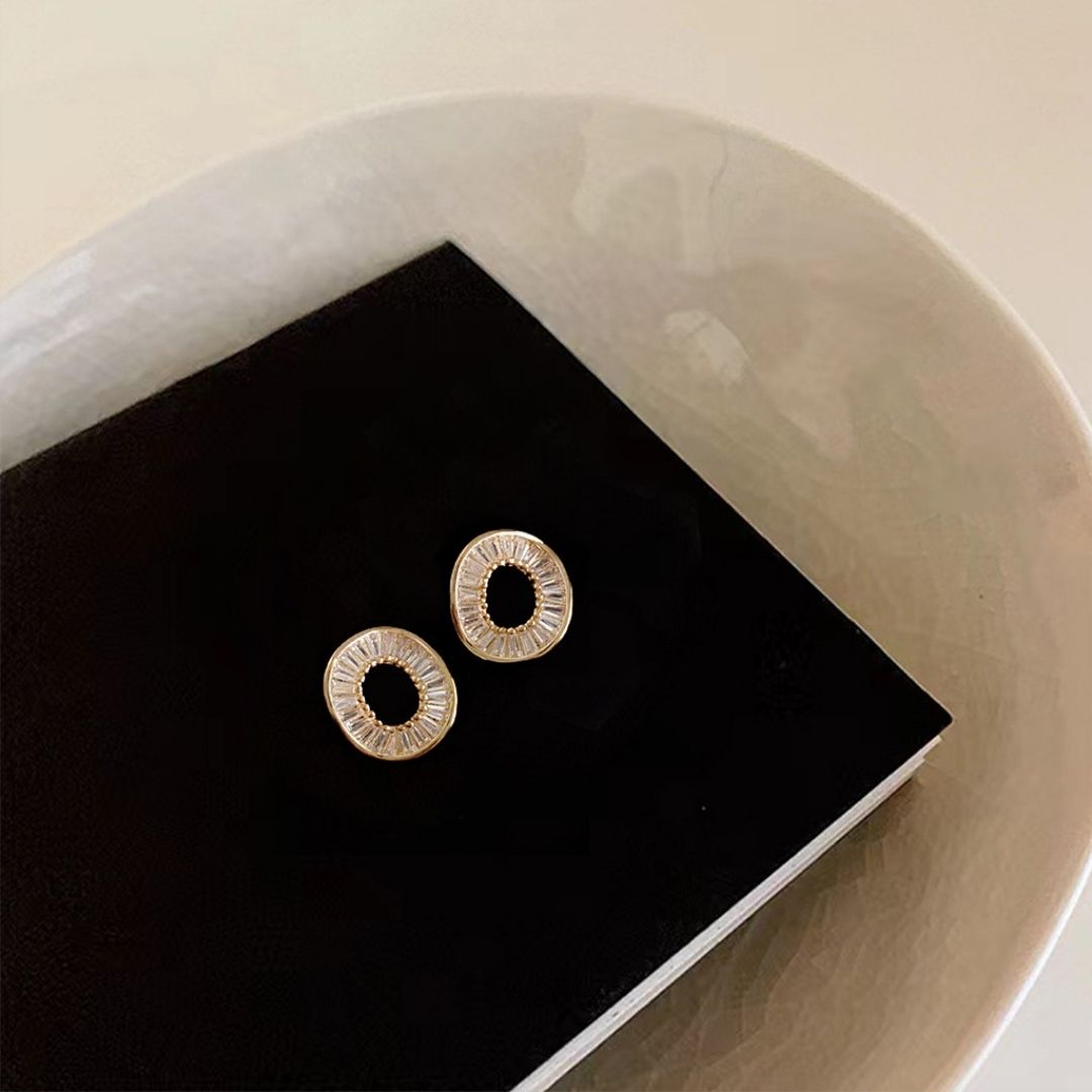 Solaris Glow Ovals Stud Earrings