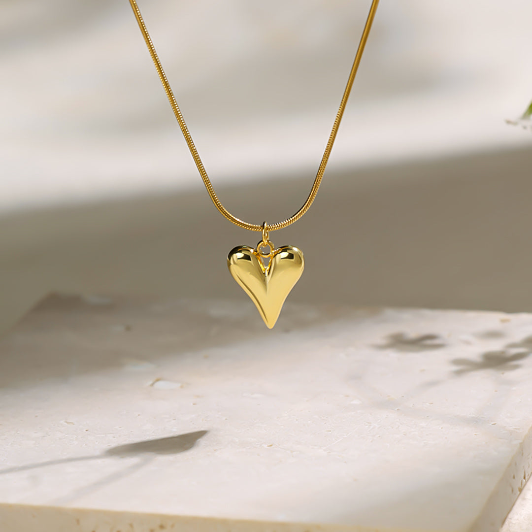 Blind Date Heart Neckpiece