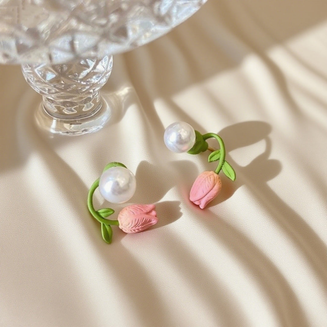 Charming Tulip Pearl  Earrings