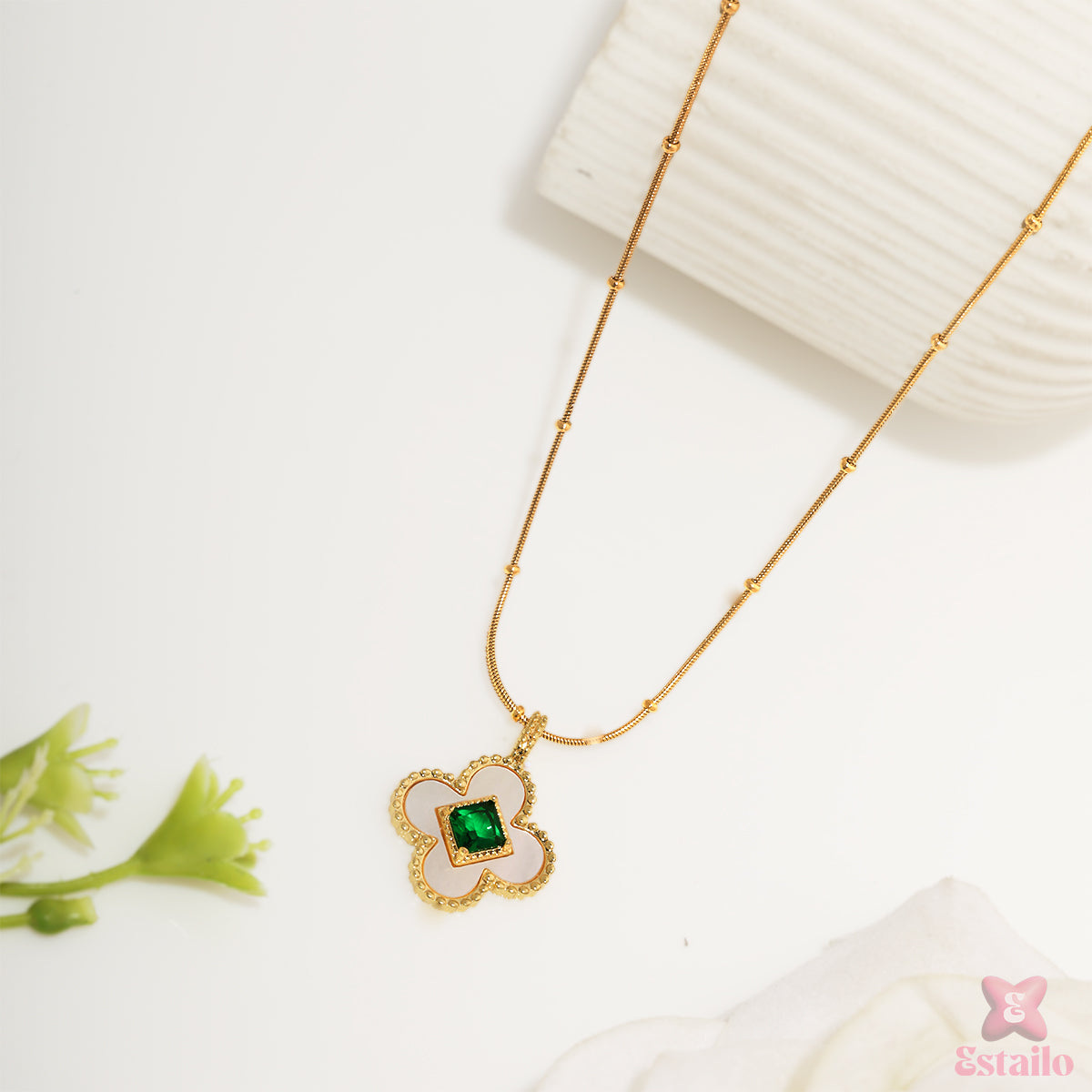Emerald Clover Neckpiece