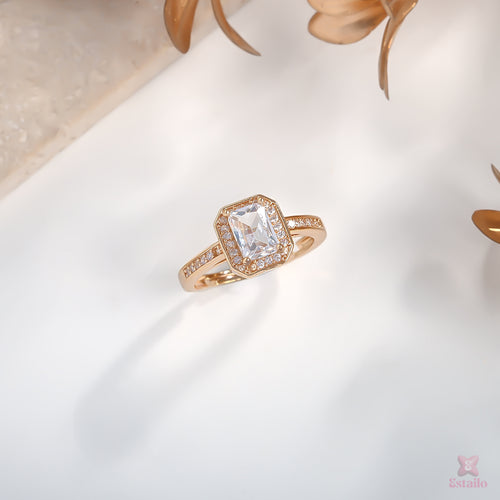 Retro Luxe Gold Ring