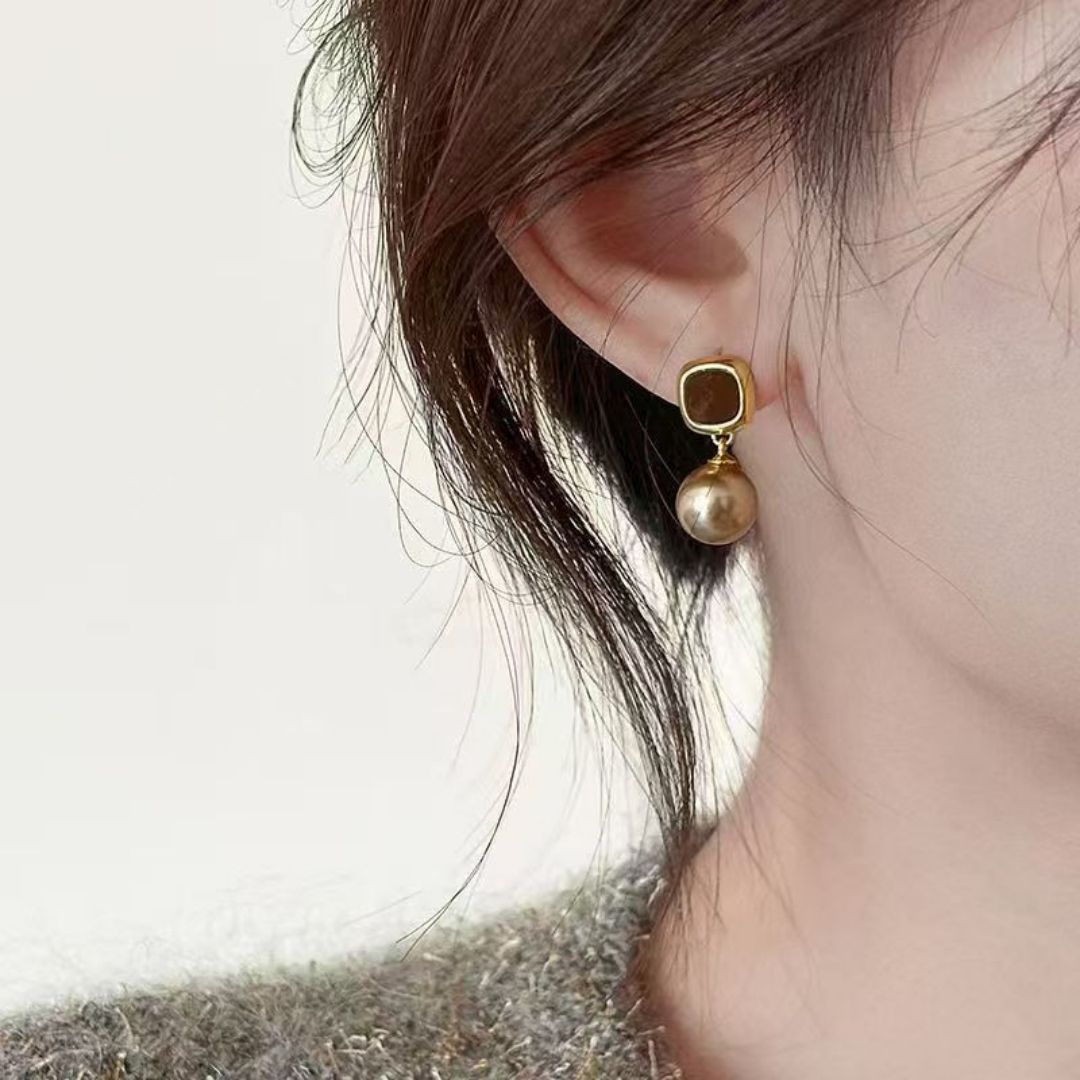 Retro Caramel Stud Spheres Earrings