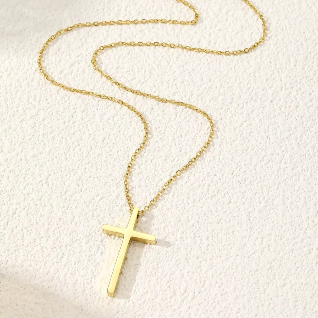 Cross pendant necklace