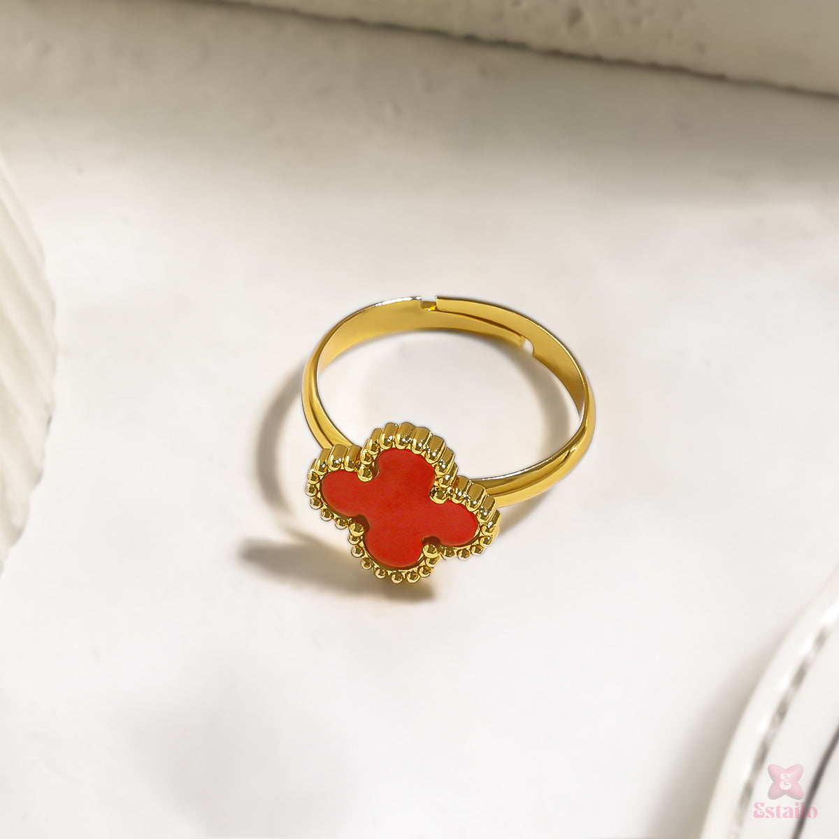 Red Royale Clover Ring