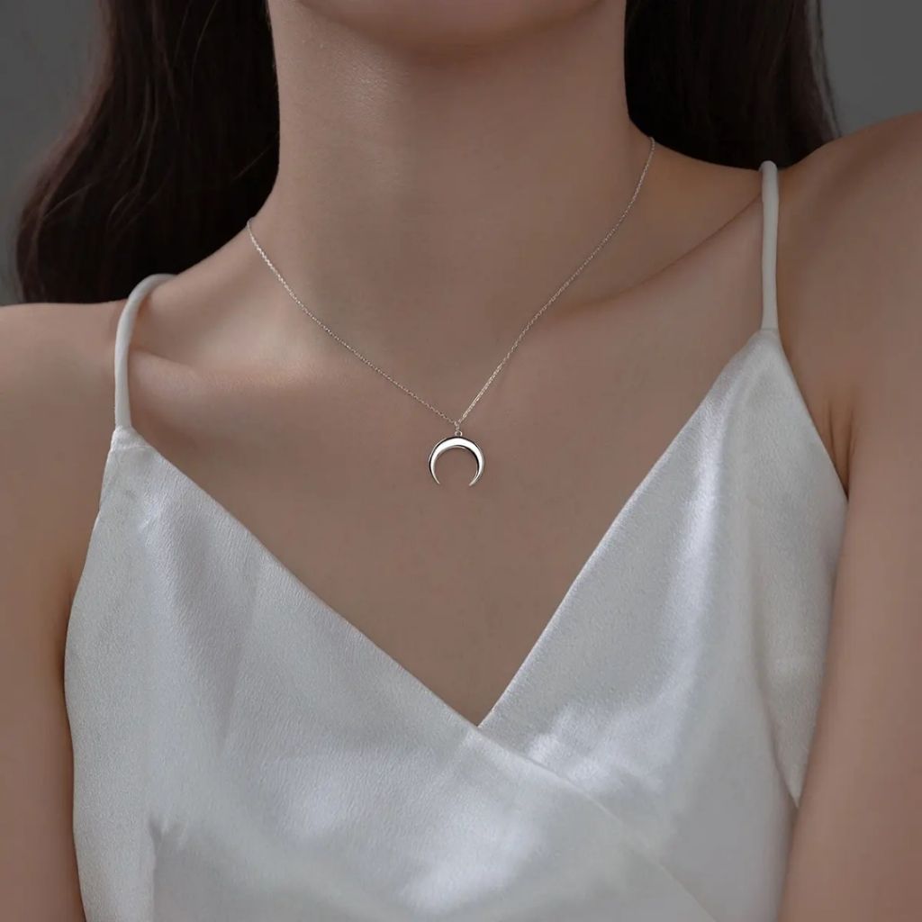 Crescent Glossy Neckpiece