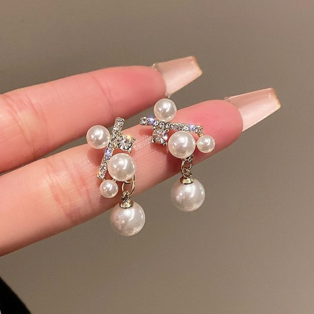 Gala Glamour Pearl Earrings
