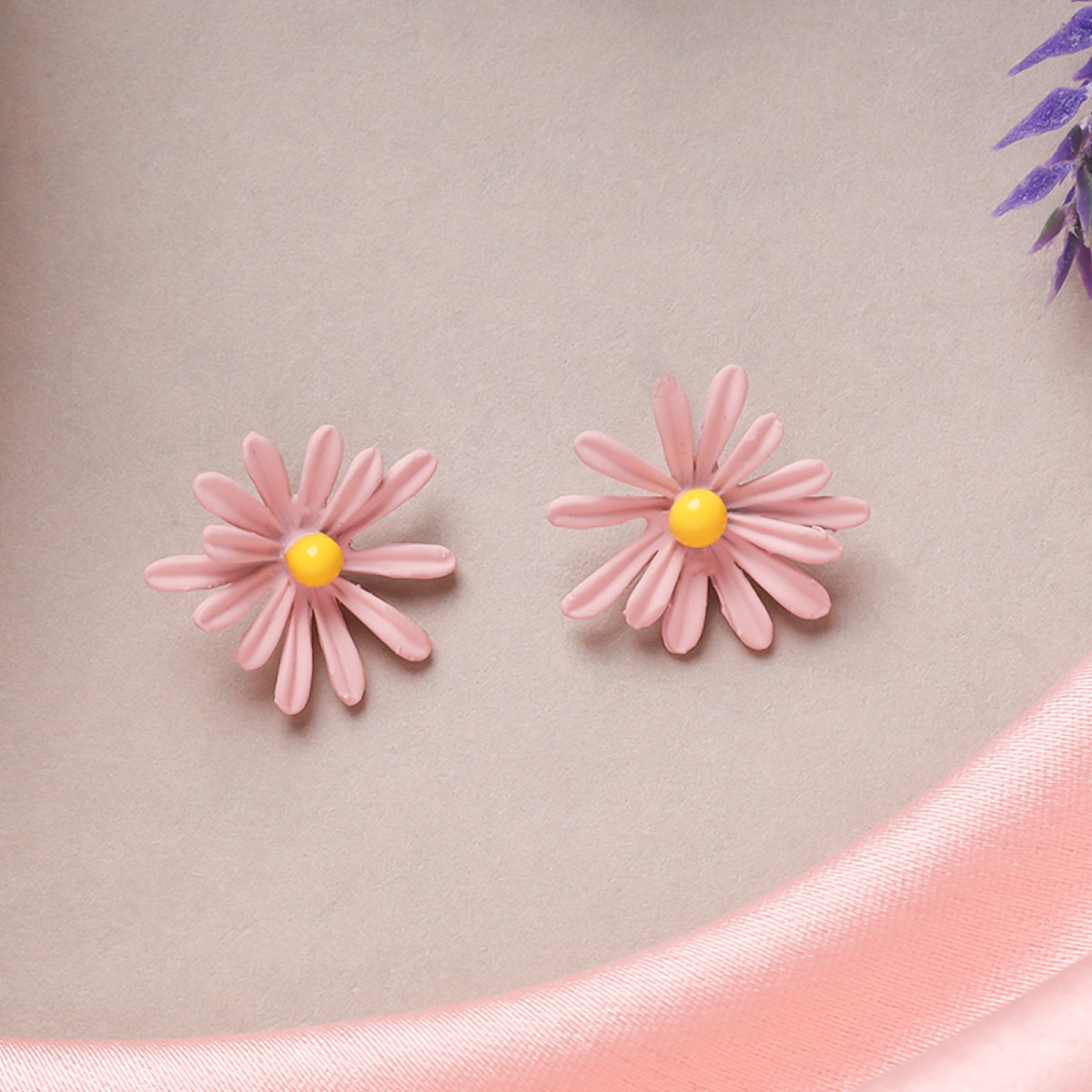 Minimal Daisy Earrings